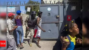 Haiti declares state of emergency after double jailbreak allows thousands of inmates to escape
